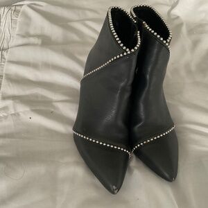 APT 9 black high heeled boots